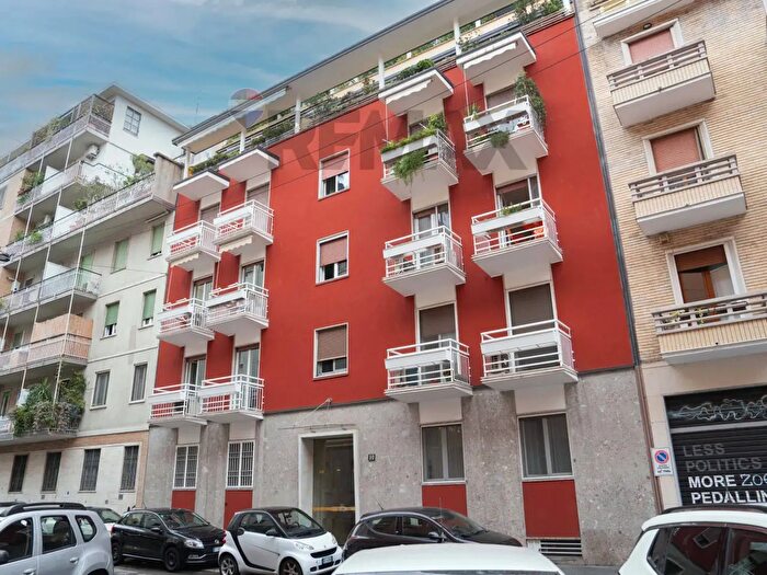 Appartamento bilocale in vendita in Via dei Carracci, Milano