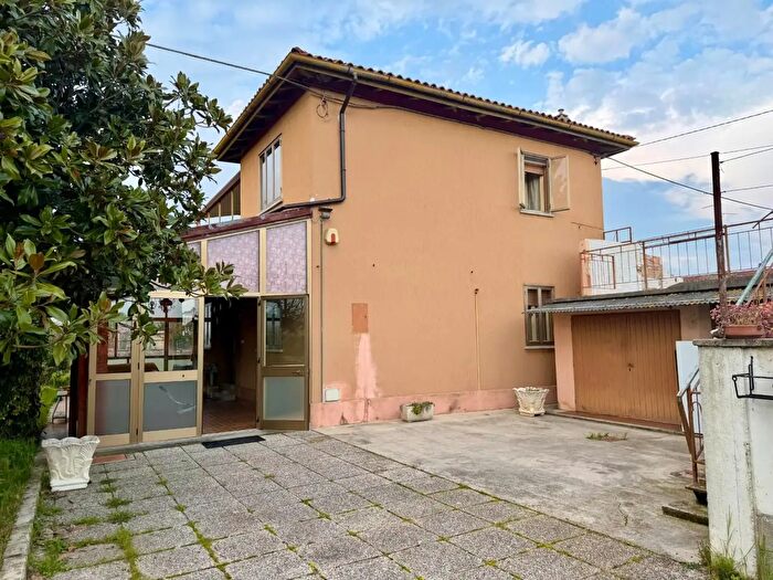 Casa con 5 locali in vendita in Torviscosa