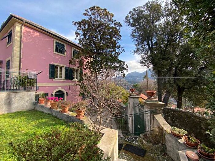 Casa con 5 locali in vendita in Genova