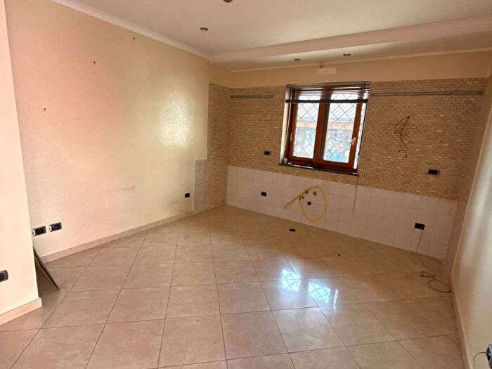 Appartamento bilocale in affitto in Via Montagna Spaccata, Pianura, Napoli