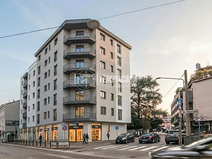 Appartamento trilocale in vendita in Via Filippo Reina, Saronno