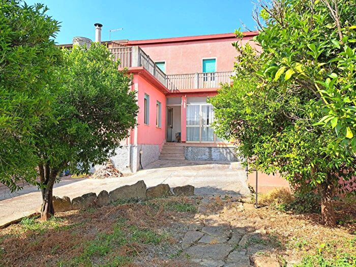 Casa con 5 locali in vendita in Siddi