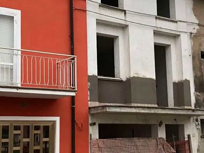 Appartamento con 8 locali in vendita in Via Borsari, Bomporto