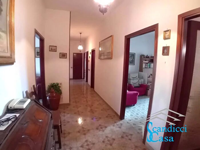 Appartamento con 5 locali in vendita in Via Pienza, Firenze