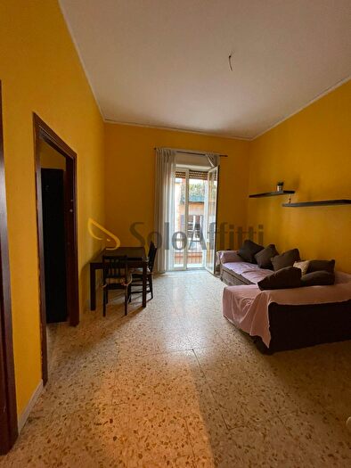 Appartamento trilocale in affitto in Via Giannantonio Summonte, Napoli