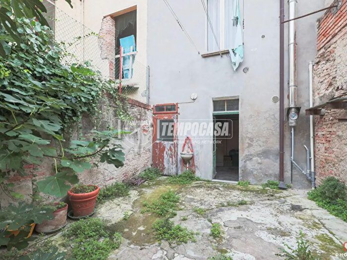 Appartamento con 7 locali in vendita in Via Luffo Numai, Forli'