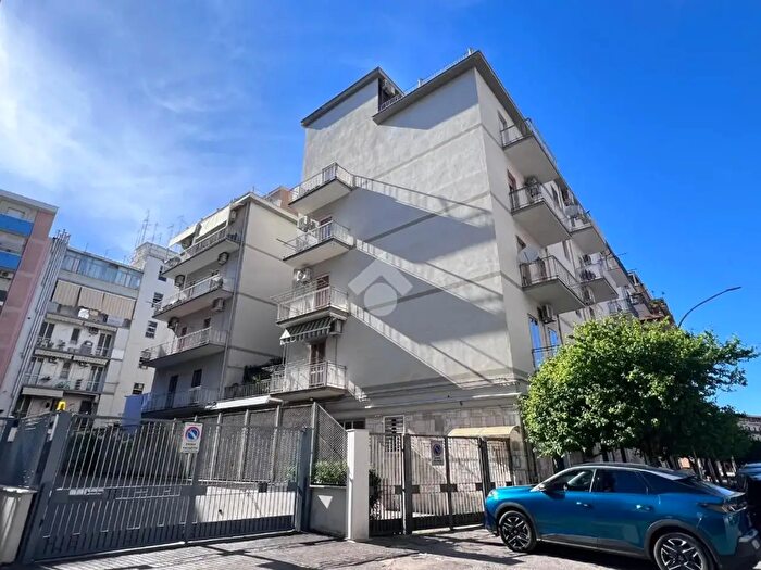 Appartamento trilocale in vendita in Via Nicola Zingarelli, Foggia