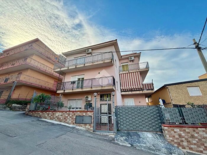 Appartamento quadrilocale in vendita in Via Francesco Melendez, Palermo