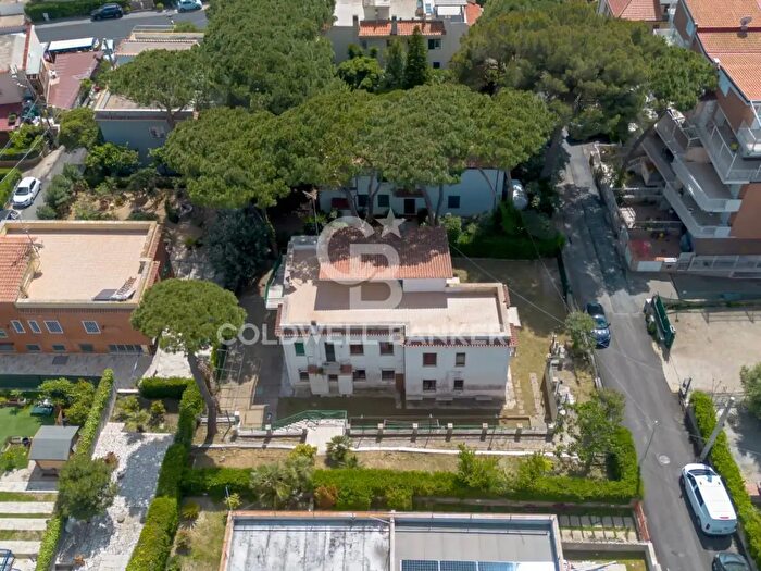 Casa con 6 locali in vendita in Via Sandro Botticelli, Santa Marinella