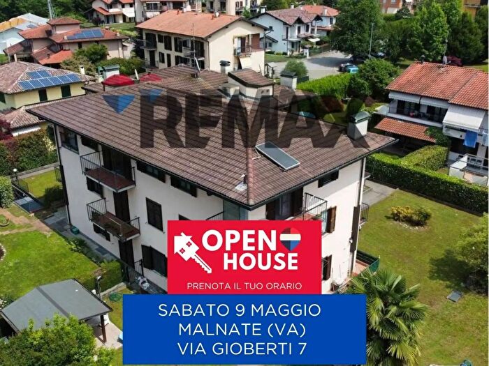 Appartamento trilocale in vendita in Via Gioberti, Malnate