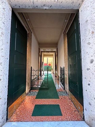 Appartamento quadrilocale in affitto in Via Pietro Moscati, Paolo Sarpi, Milano