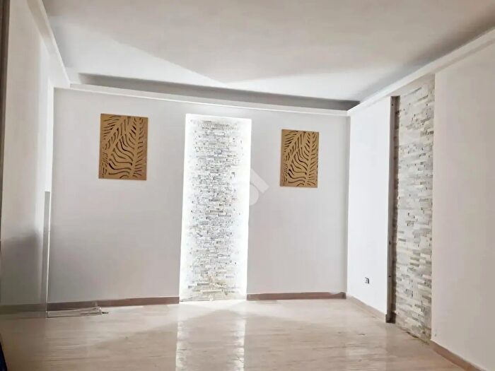 Appartamento bilocale in vendita in Via Acciaioli, Roma