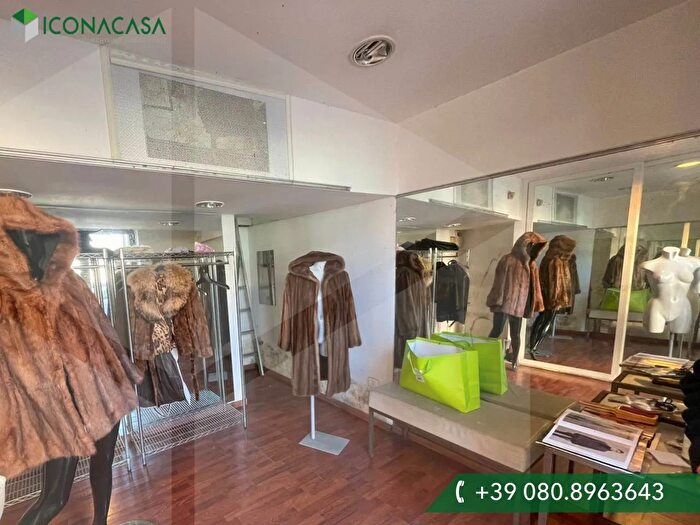 Casa monolocale in vendita in Viale Japigia, Bari