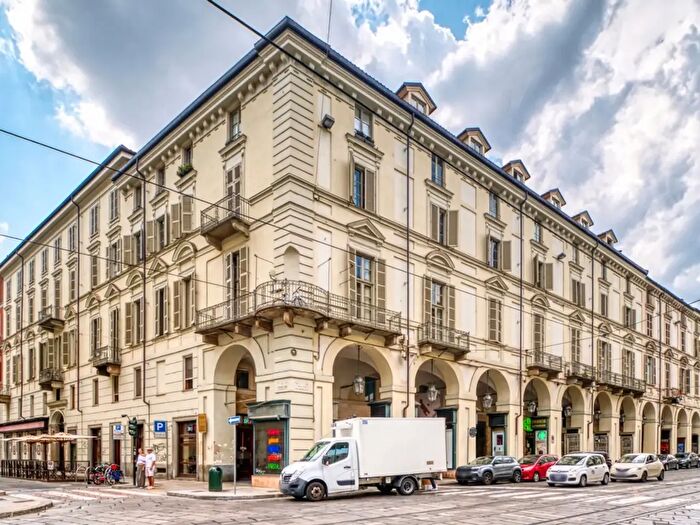 Appartamento bilocale in vendita in Via Po', Torino