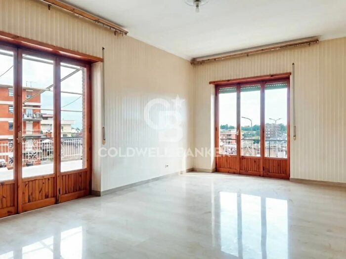 Appartamento con 9 locali in vendita in Via Giuseppe Parini, Fonte Nuova