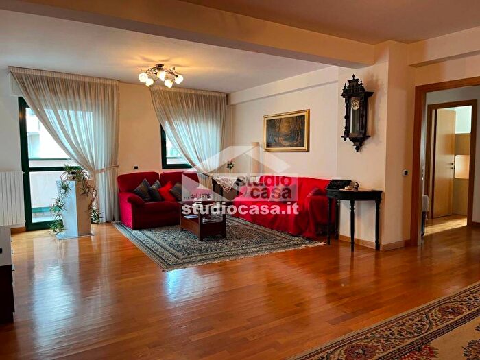 Appartamento quadrilocale in affitto in Stazione, Bergamo