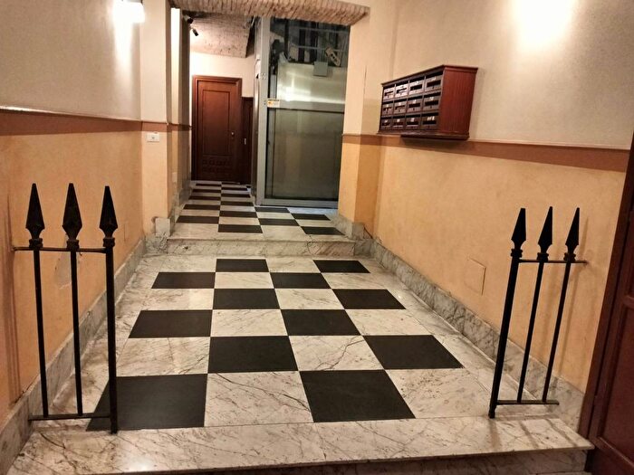 Appartamento trilocale in affitto in Via Nicolò Canelles, Castello, Cagliari