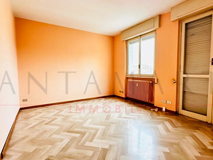 Appartamento trilocale in affitto in Via Achille Maiocchi, Milano