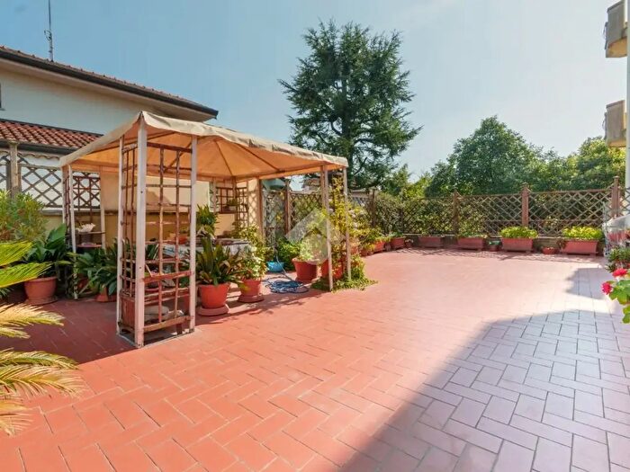 Appartamento quadrilocale in vendita in Via Casnida, Treviglio