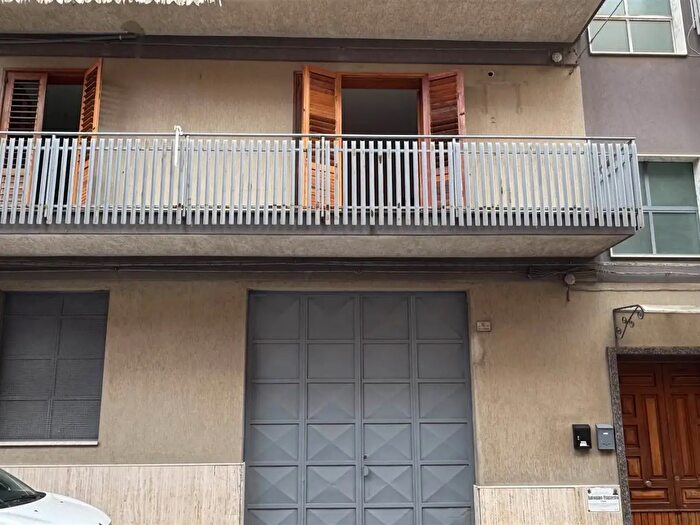 Appartamento con 5 locali in vendita in Via Santa Caterina, Scordia