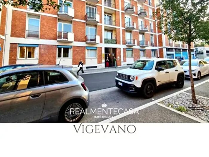 Appartamento quadrilocale in vendita in Via Bruno Buozzi, Vigevano