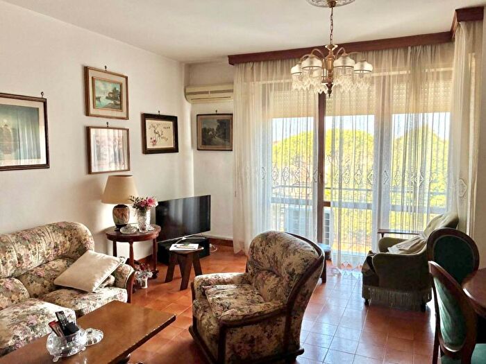 Appartamento quadrilocale in affitto in Via Cecco di Pietro, Porta a Lucca, Pisa