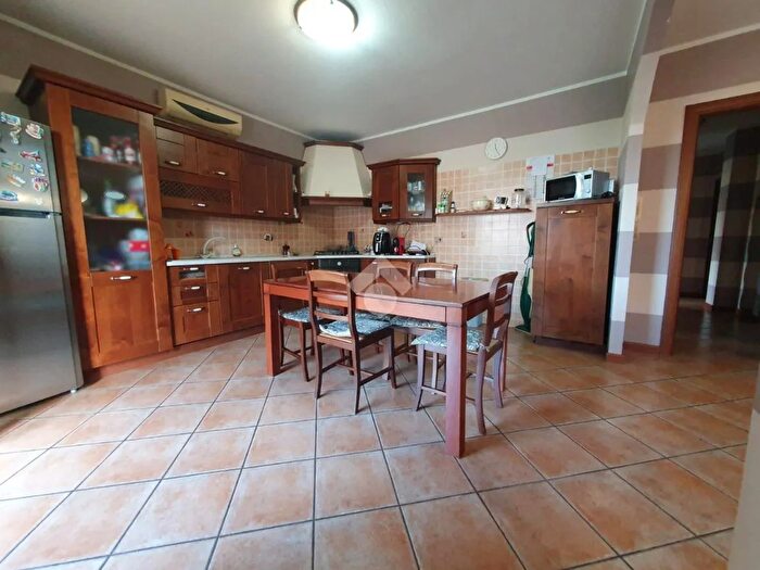 Casa con 5 locali in vendita in Via Orbassano, None