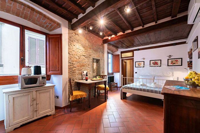 Appartamento monolocale in affitto in Via del Corso, Firenze