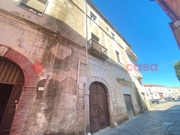 Appartamento quadrilocale in vendita in Via Roma Snc, Carinola