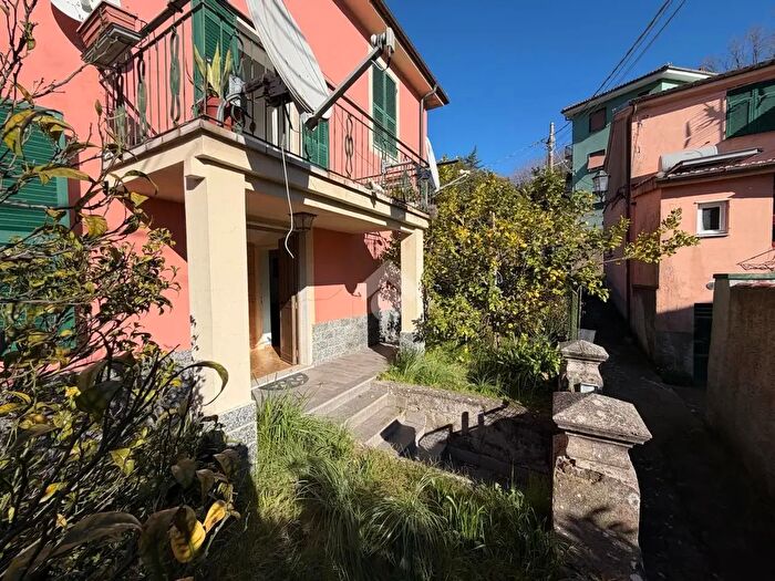 Casa con 8 locali in vendita in Via della Pace, Deiva Marina