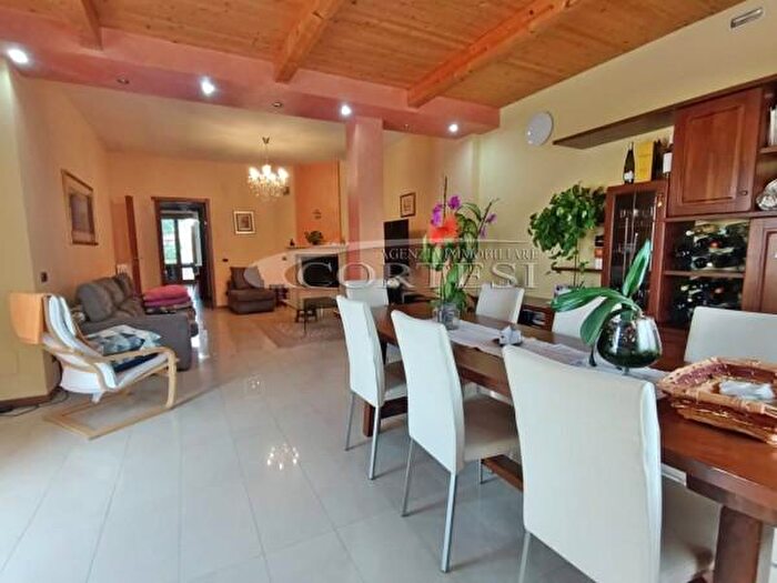 Appartamento con 6 locali in vendita in Via dellIntoppo, Anghiari