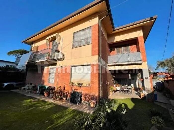Casa quadrilocale in vendita in Via Ammiraglio Morin a, Forte Dei Marmi