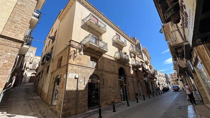 Appartamento con 5 locali in vendita in Via San Leonardo Sciacca, Sciacca