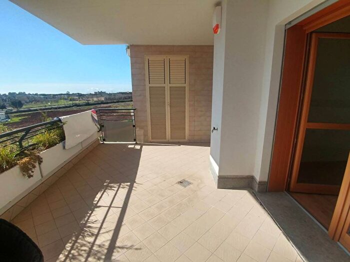 Casa trilocale in affitto in Via Bruno Trentin, Cecchignola Giuliano Dalmata, Roma