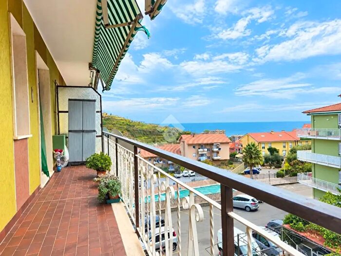 Appartamento bilocale in vendita in Via Santo Stevi Superiore, Santo Stefano Al Mare