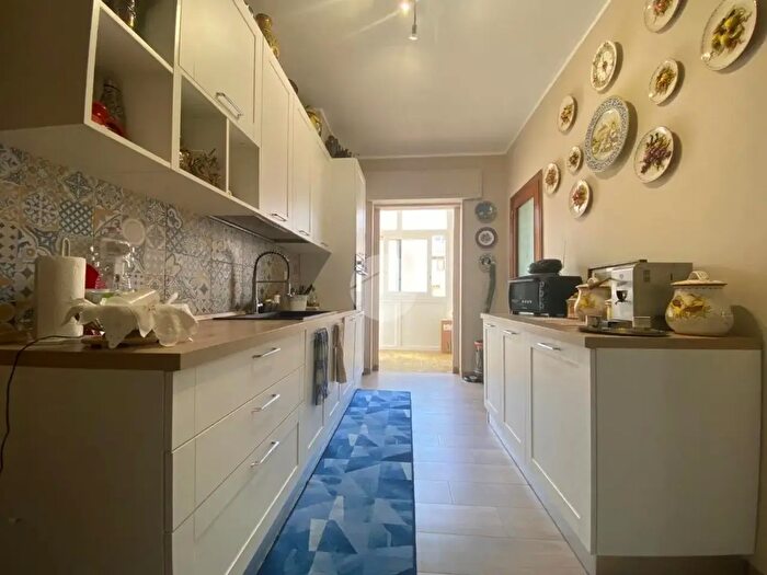 Appartamento quadrilocale in vendita in Via Vincenzo Spinelli, Palermo