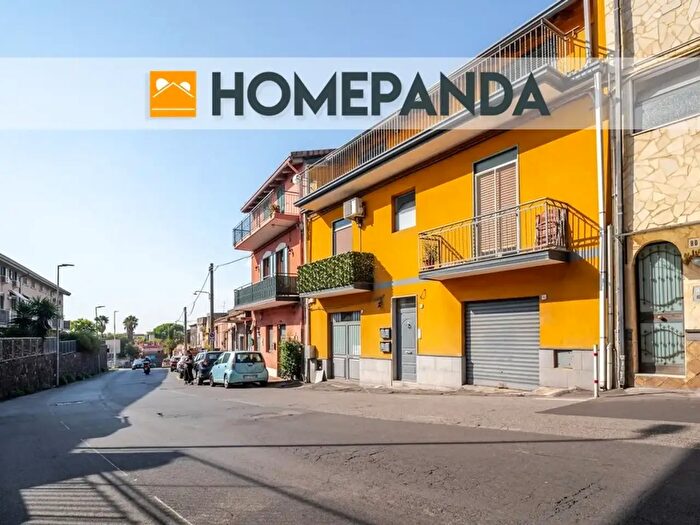 Appartamento trilocale in vendita in Via Duca degli Abruzzi, San Giovanni La Punta