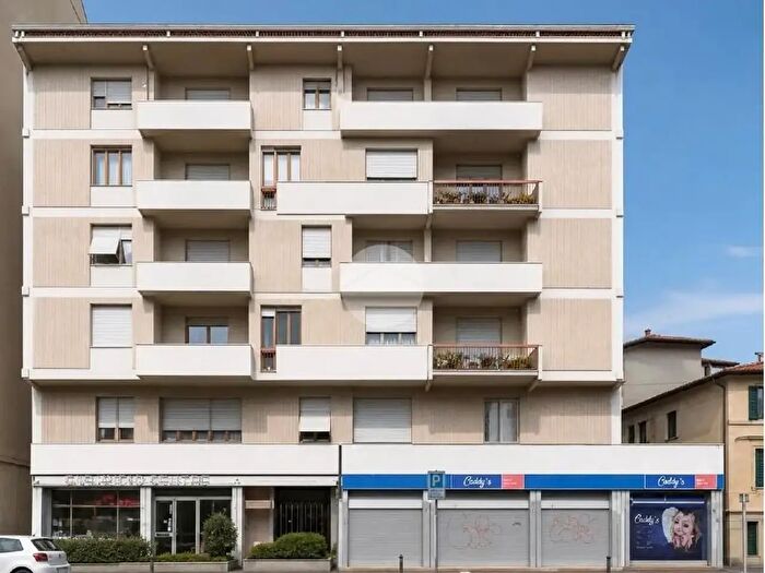 Appartamento trilocale in vendita in Via Rinuccini, Firenze