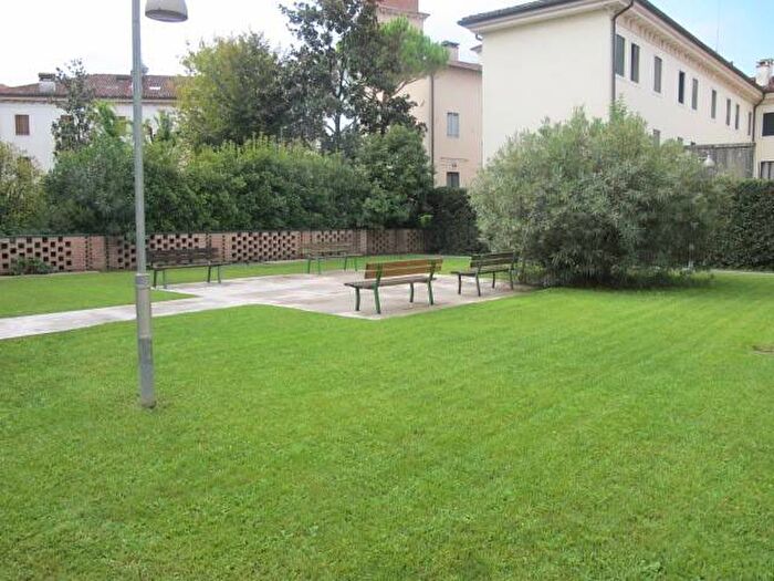 Appartamento quadrilocale in affitto in Contrà Mure San Michele, Centro Storico, Vicenza