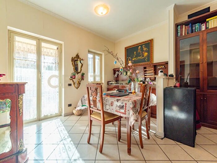 Casa quadrilocale in vendita in Via Aci Sant'Antonio, Roma