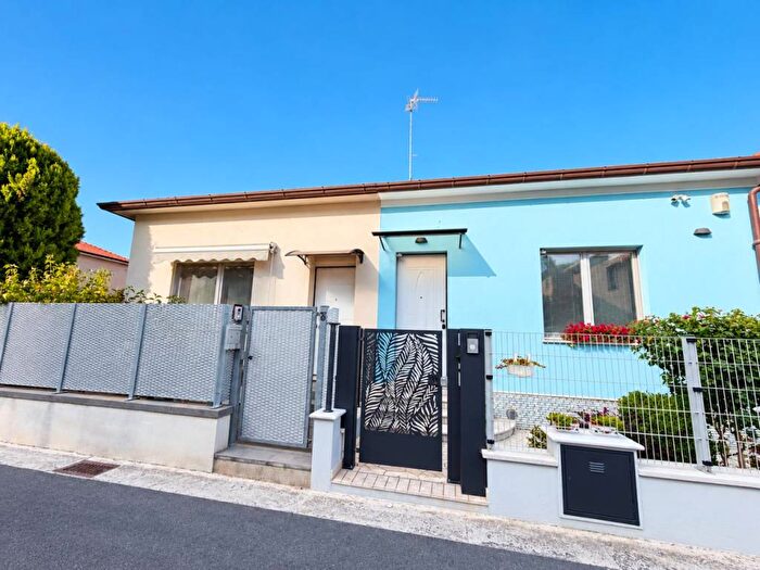 Casa quadrilocale in vendita in Borgo Molino Portone, Senigallia