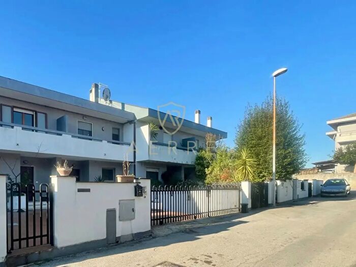Casa con 7 locali in vendita in Via Ettore Montanaro, Francavilla Al Mare
