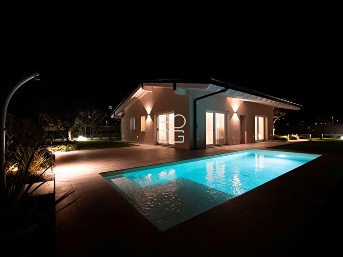 Casa con 5 locali in vendita in Via Verdi, Padenghe Sul Garda