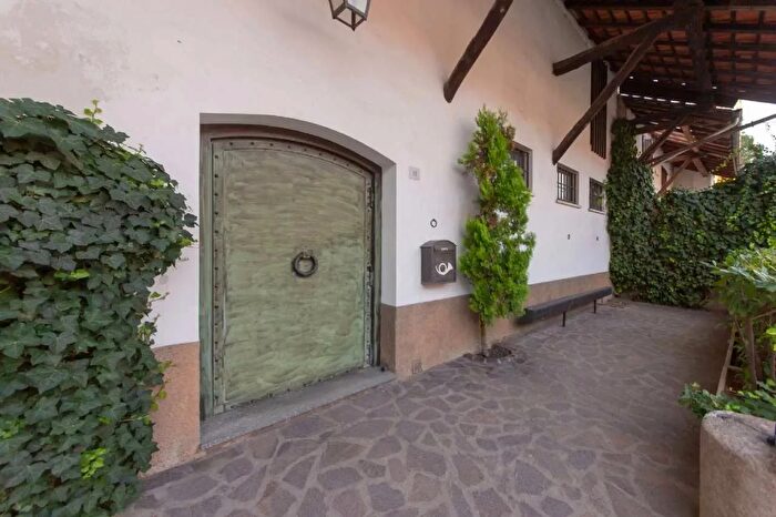 Appartamento con 5 locali in vendita in Arese