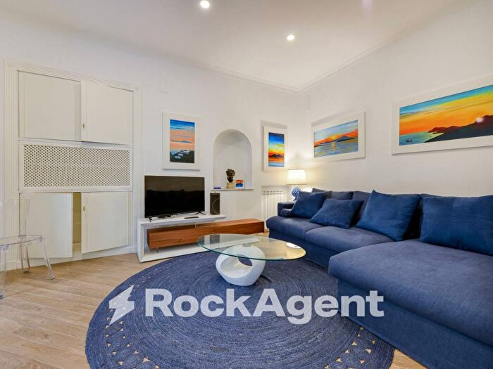 Appartamento bilocale in affitto in Via del Parco Margherita, Piazza Amedeo Parco Margherita, Napoli