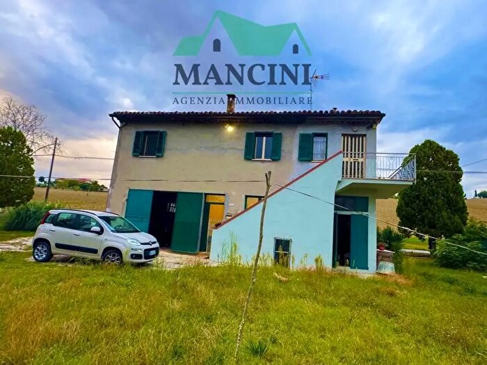 Casa quadrilocale in vendita in Piana Troscione, Filottrano