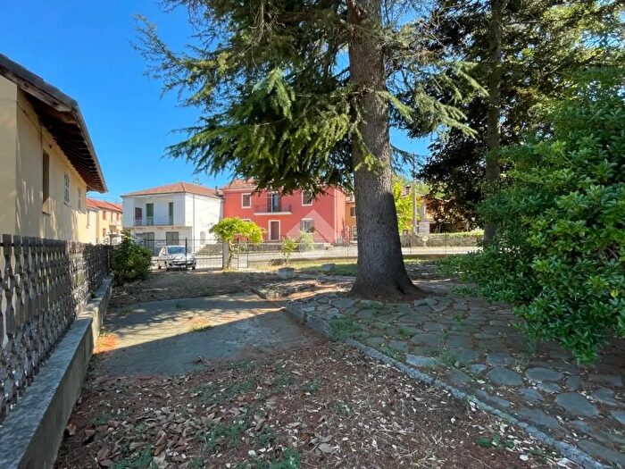 Case in Vendita e in Affitto - 3