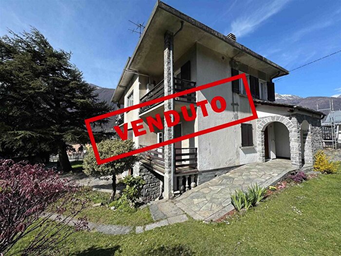 Appartamento trilocale in vendita in Via Bella Spada, Prata Camportaccio