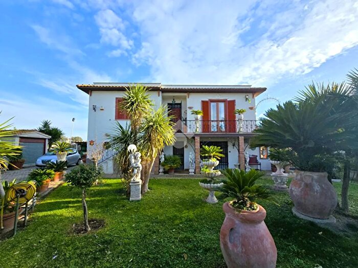 Casa con 6 locali in vendita in Strada Monterozzi Marina, Tarquinia
