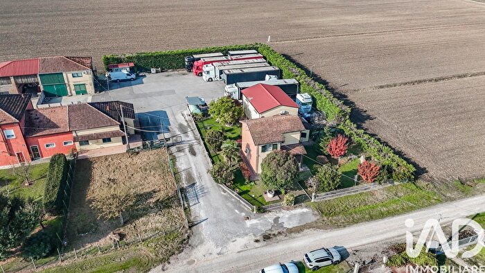 Casa con 6 locali in vendita in Strada Colomabana Nuvolè Traversa, Jolanda Di Savoia